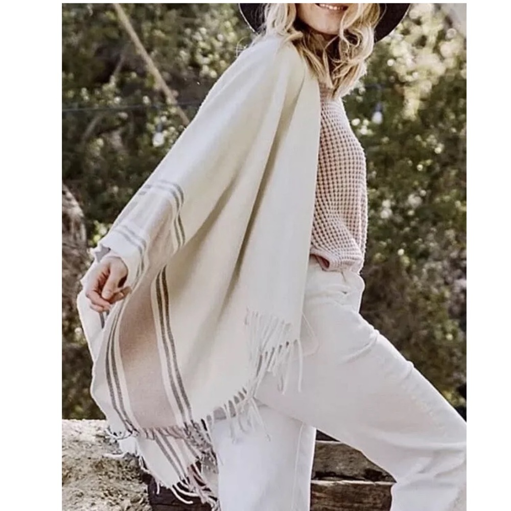 🌍 Siizu pink, gray & off-white wrap made exclusively for Cause Box